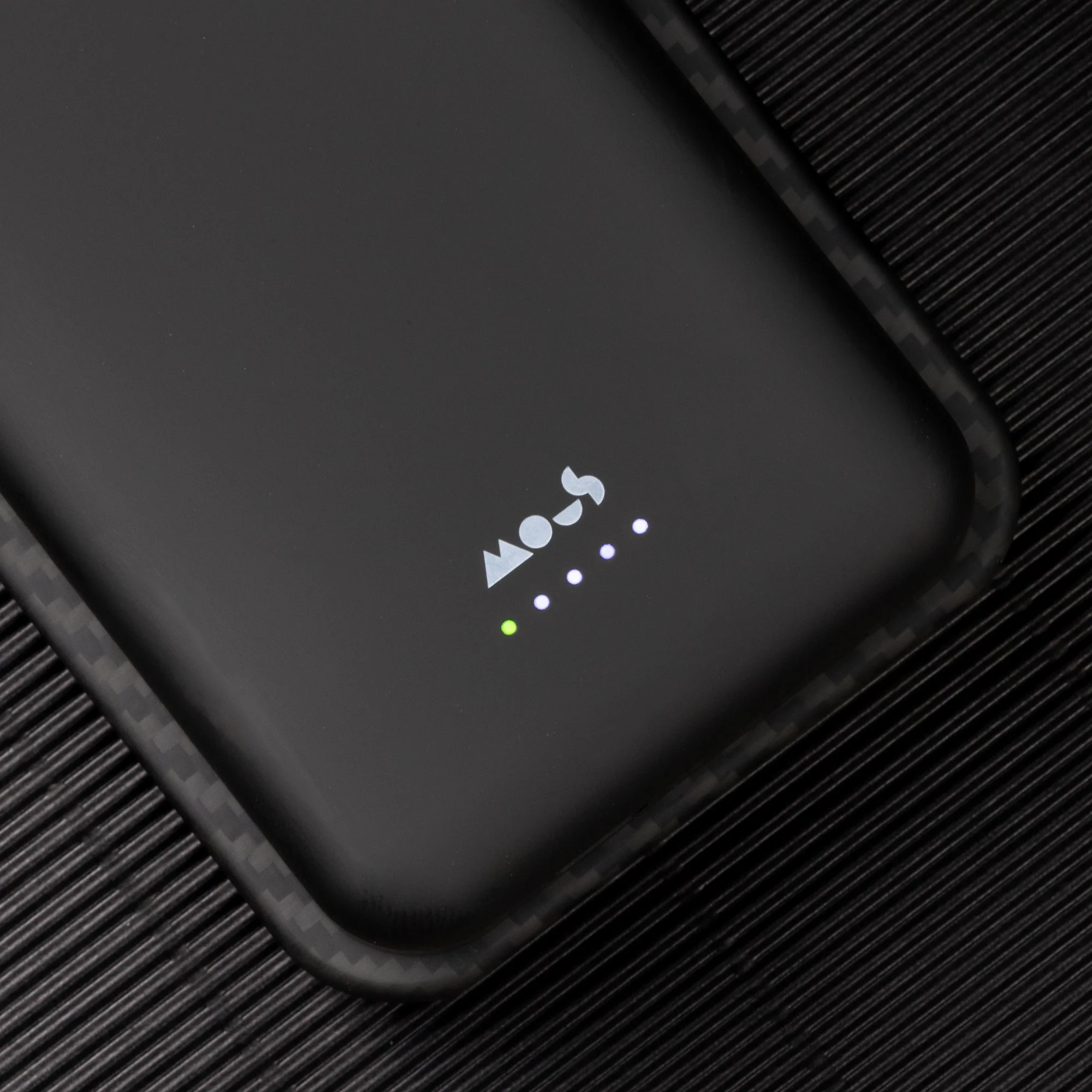 MagSafe® Compatible Wireless Power Bank - Image 14