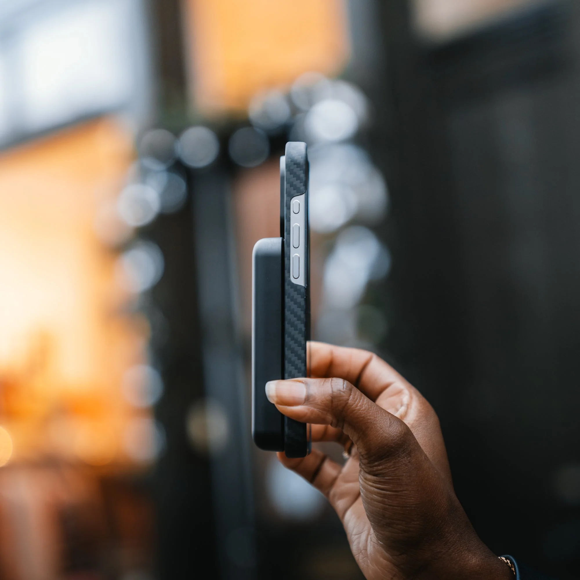 MagSafe® Compatible Wireless Power Bank - Image 9